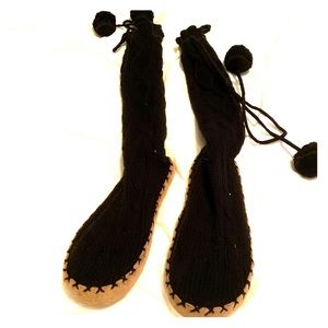 Brand New PINK Victoria Secret Size 7/8 Slippers